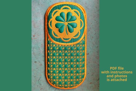 Eye-Catching Eyeglass Case Clover